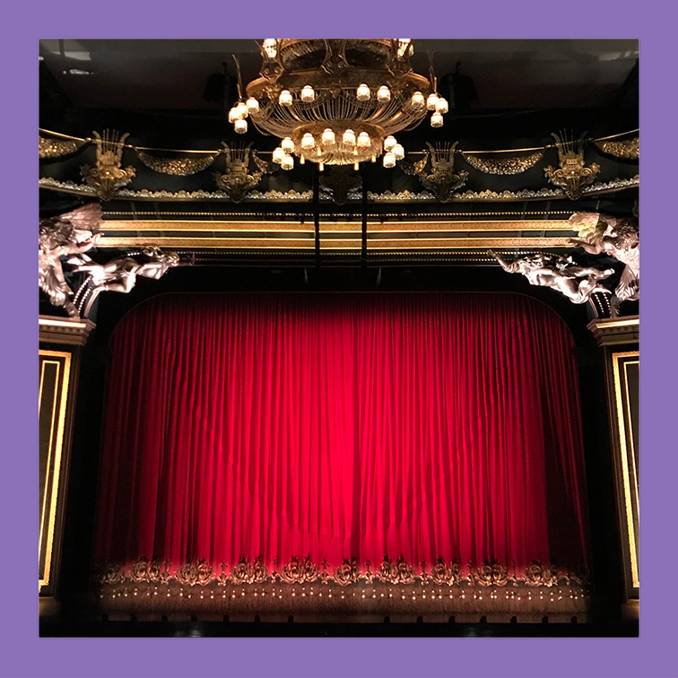 Одежда для сцены